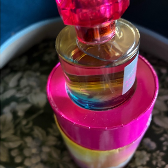 Bath & Body Works but  Among the Clouds
fragrance in the box, used once. - Picture 5 of 8